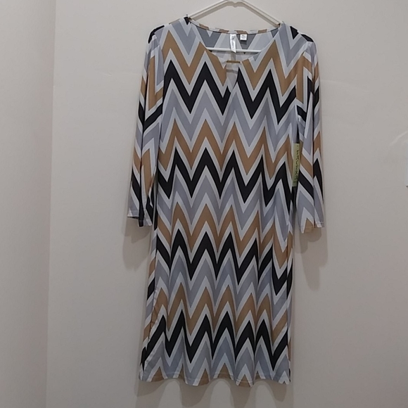 Tacera Dresses & Skirts - NWT Tacera Chevron Dress